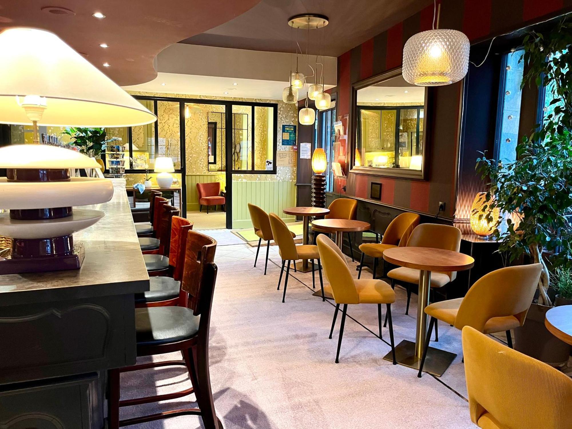 Logis Hotel Des Messageries أربويس المظهر الخارجي الصورة