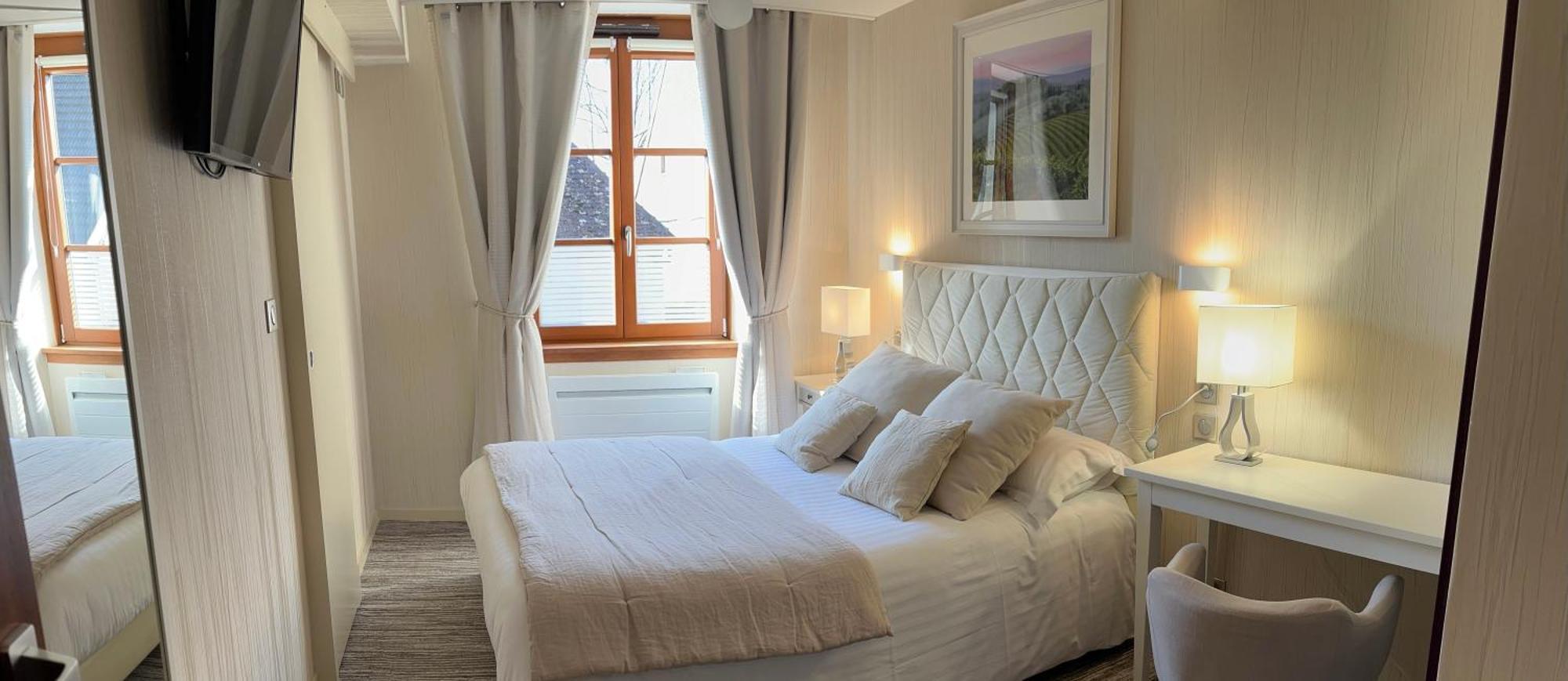 Logis Hotel Des Messageries أربويس المظهر الخارجي الصورة