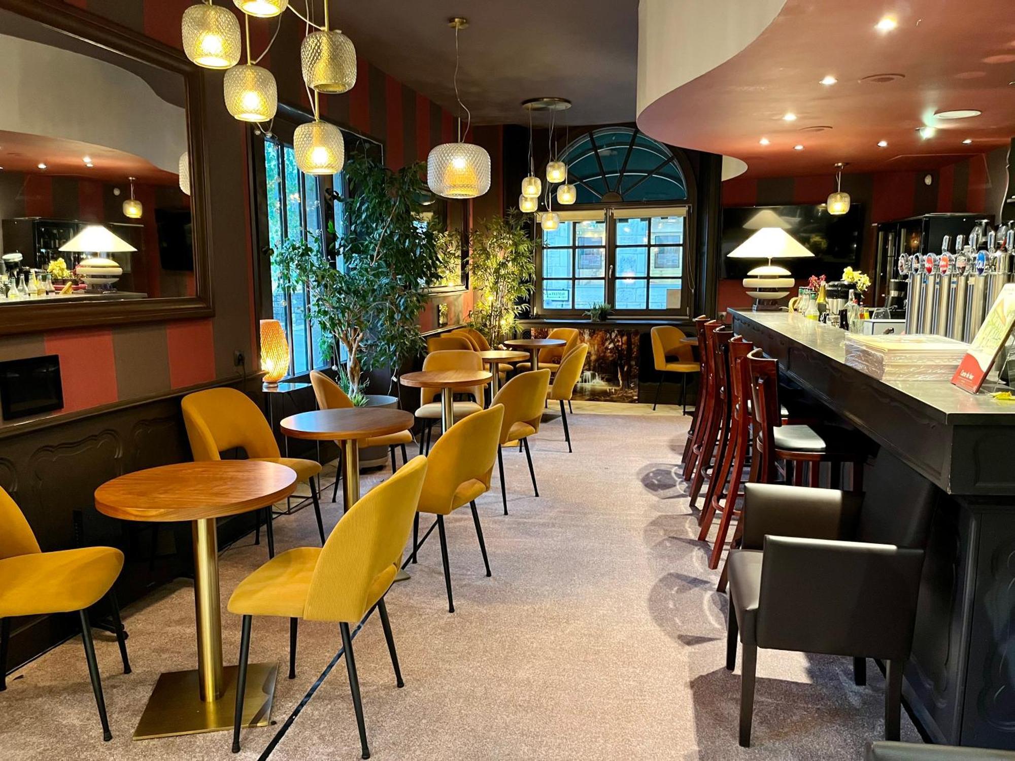 Logis Hotel Des Messageries أربويس المظهر الخارجي الصورة