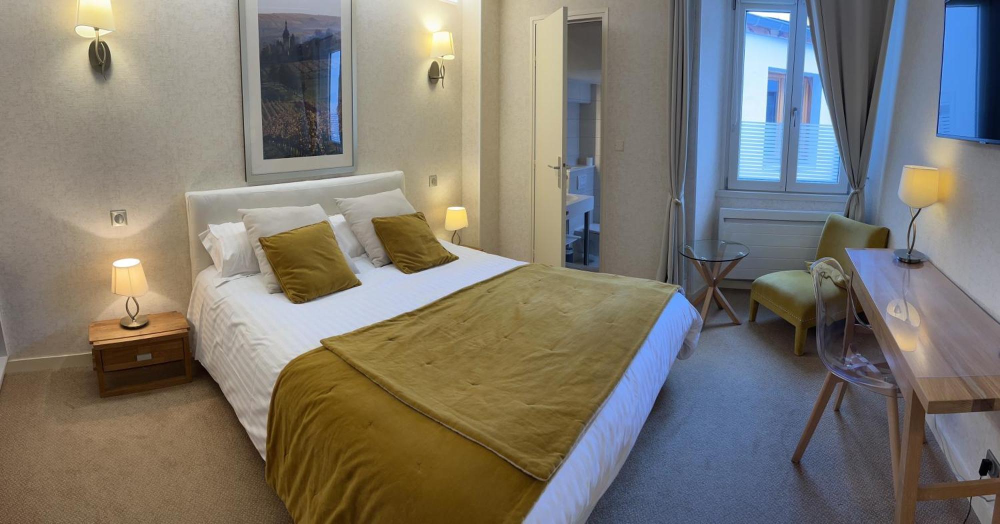 Logis Hotel Des Messageries أربويس المظهر الخارجي الصورة