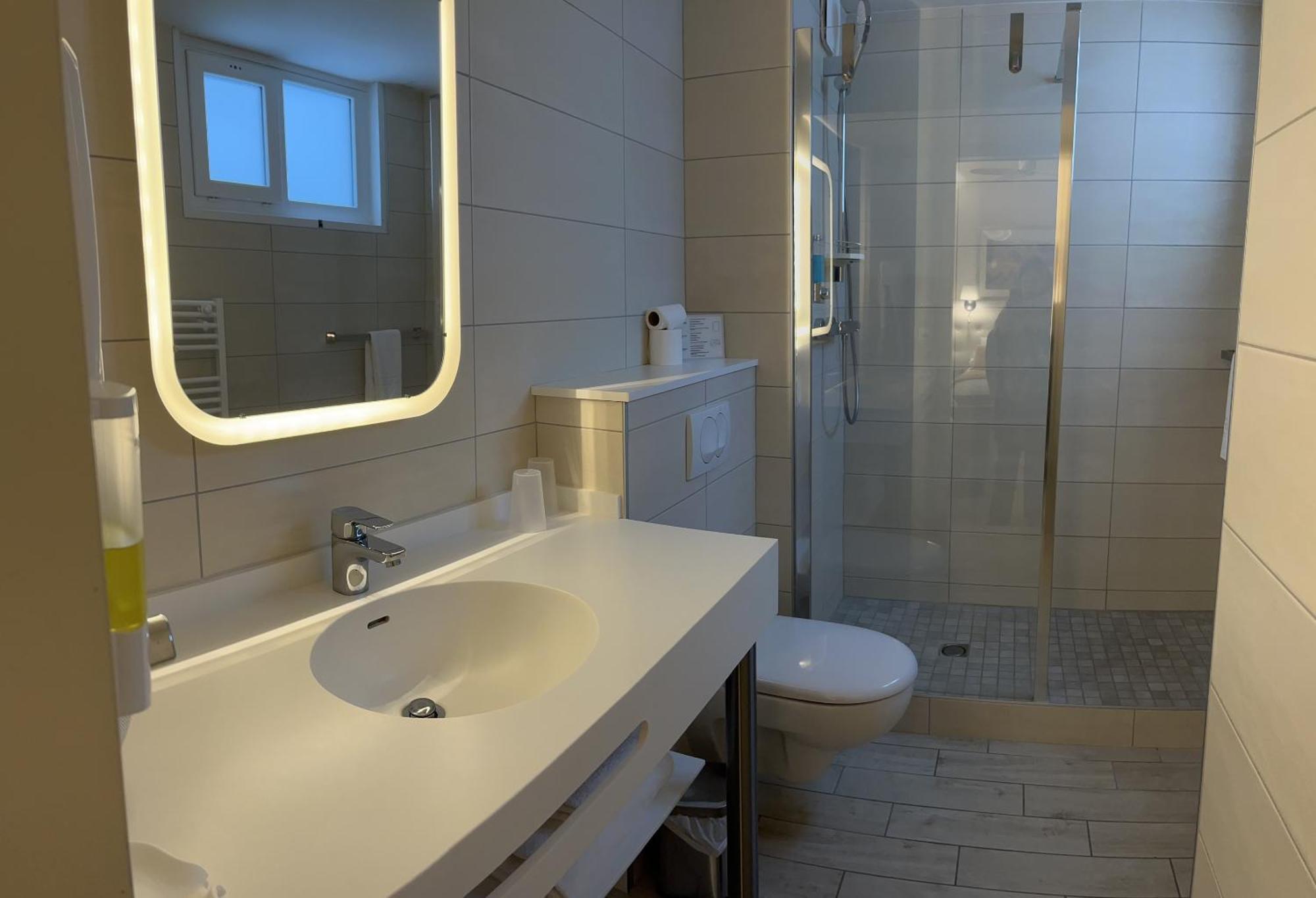 Logis Hotel Des Messageries أربويس الغرفة الصورة