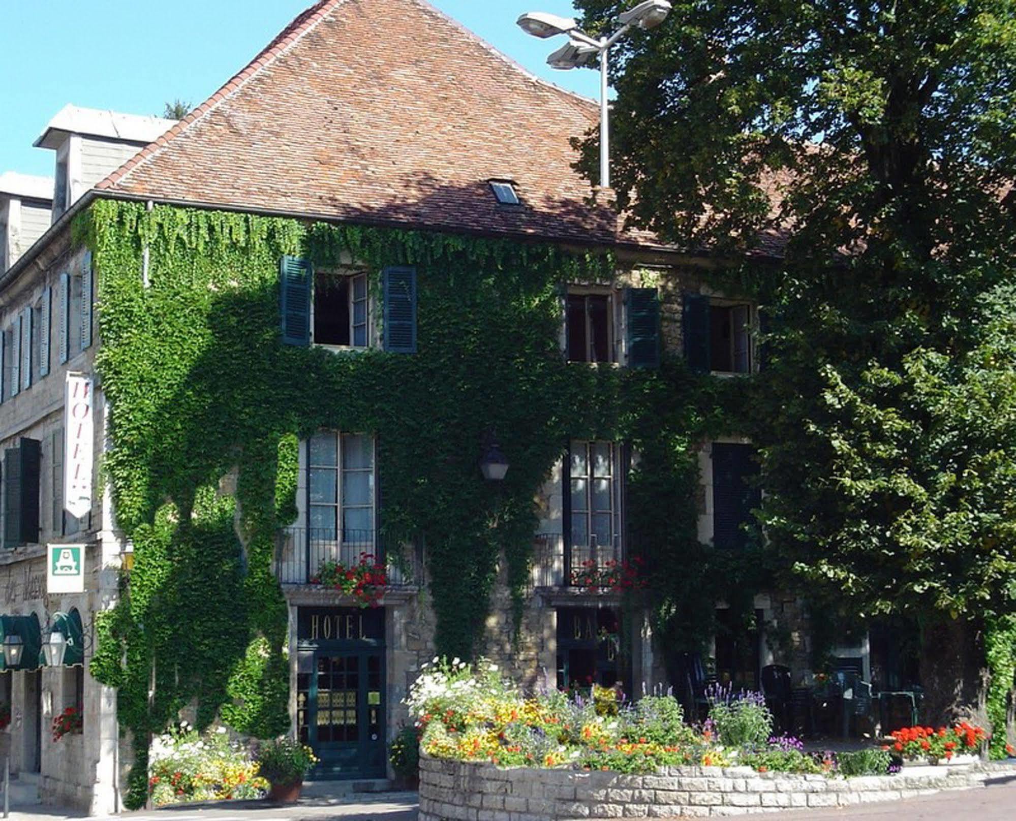 Logis Hotel Des Messageries أربويس المظهر الخارجي الصورة