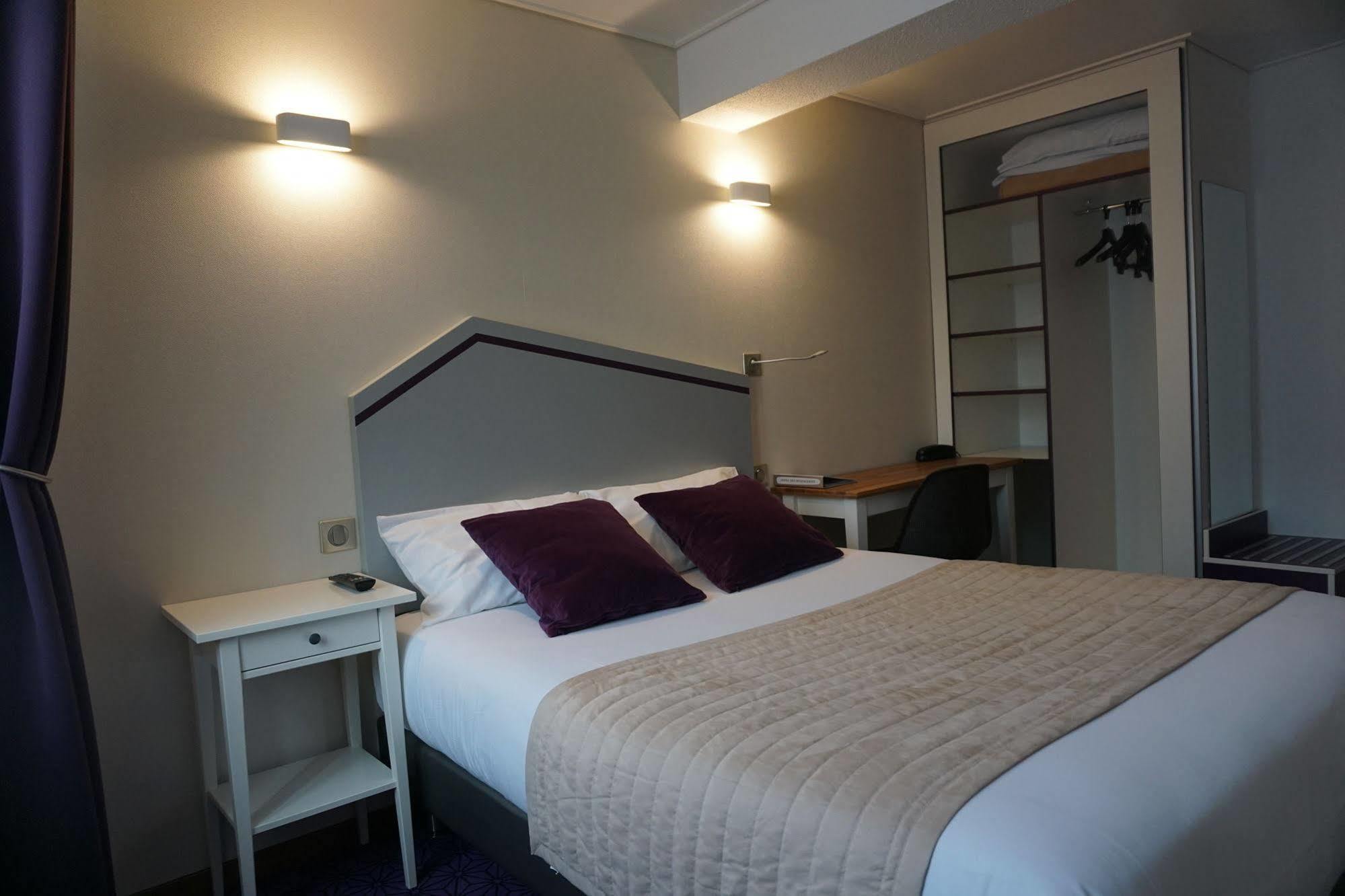Logis Hotel Des Messageries أربويس المظهر الخارجي الصورة