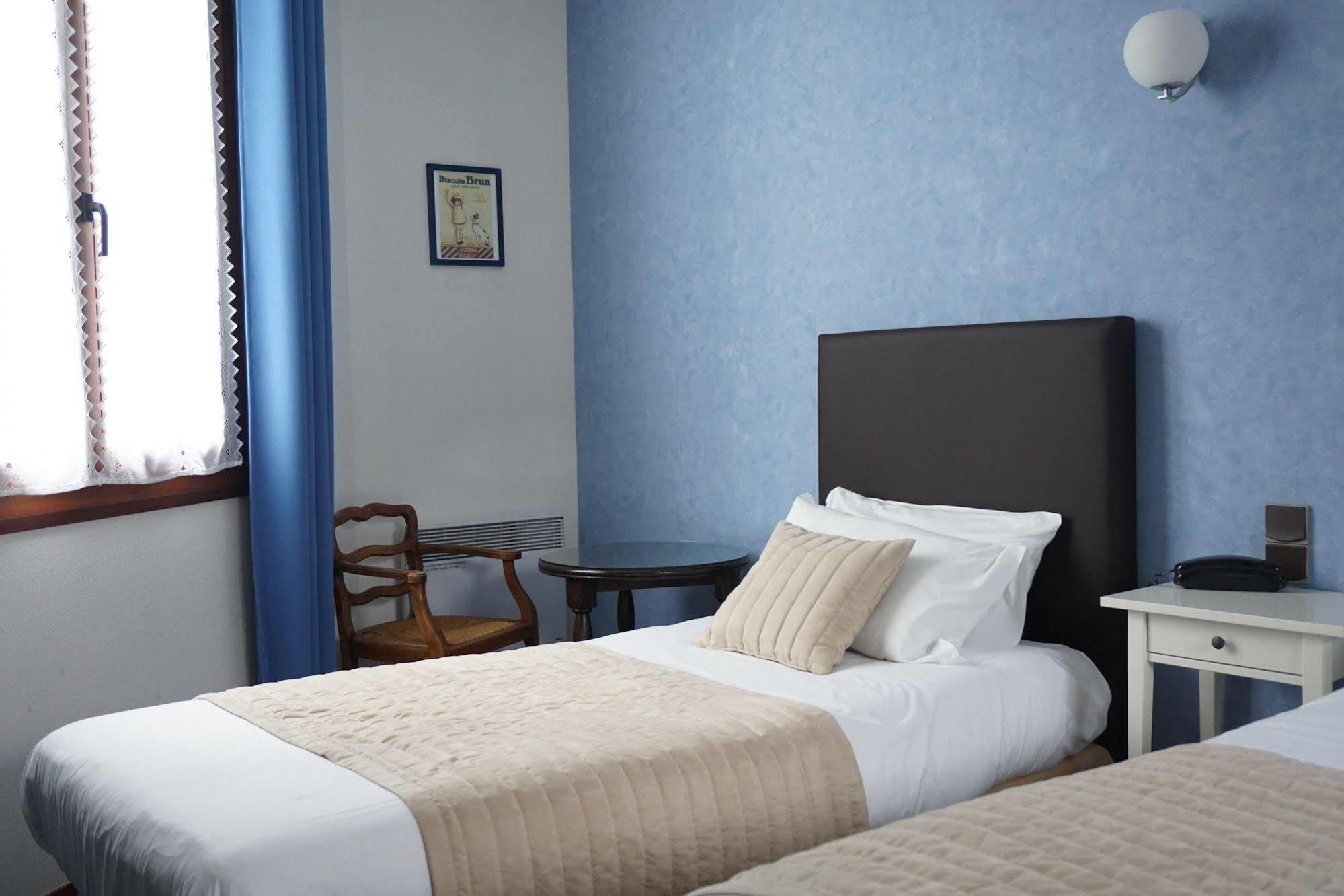 Logis Hotel Des Messageries أربويس المظهر الخارجي الصورة